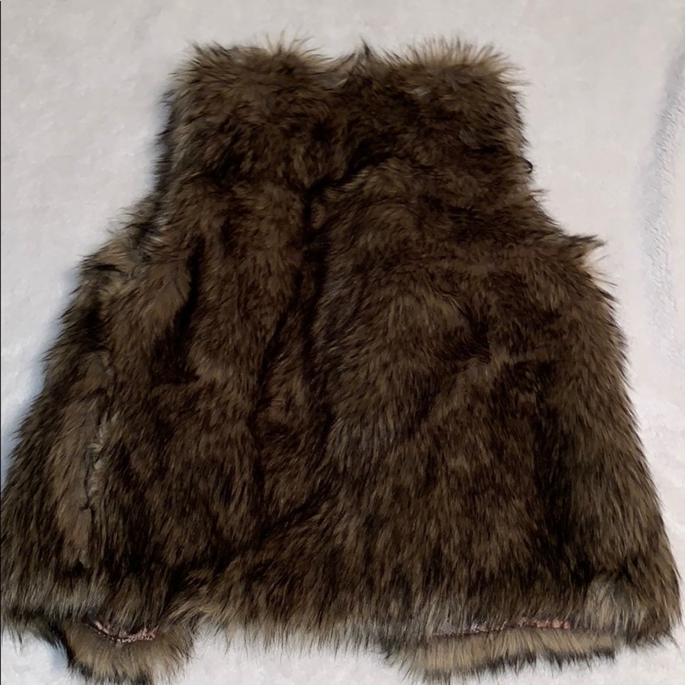 Faux Fur Vest - Picture 3 of 4